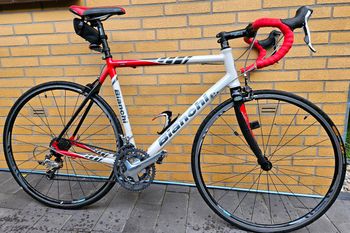 Used Bianchi Via Nirone 7 Alu Carbon mit Ultegraa Vollausstattung 2006 Road & Gravel, White — image 2 of 11