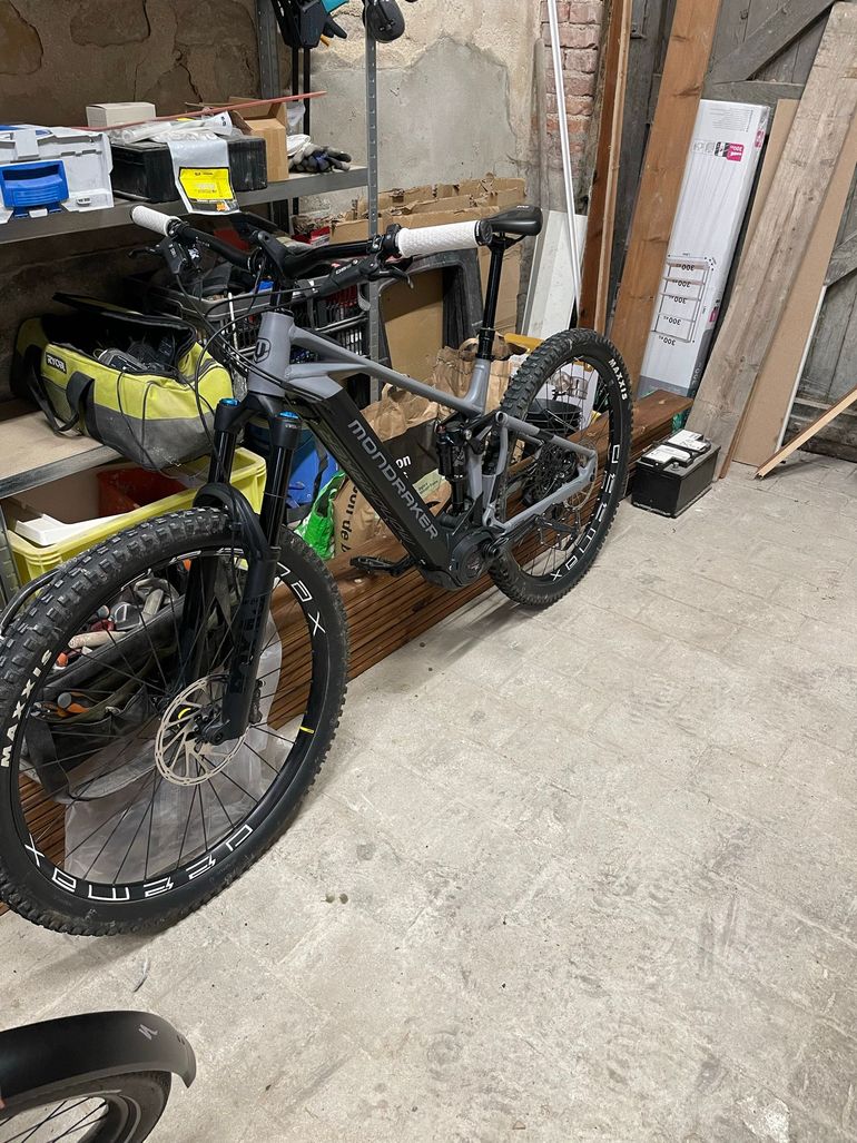 Mondraker CRAFTY R 2023 2023 Mountainbike usato, Grigio chiaro — immagine 3 di 3