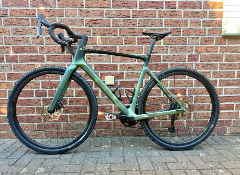 Used Scott Addict 30 2022 2022 Road & Gravel
