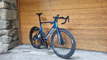 Brugt Canyon Aeroad CFR Di2 2025 2025 Road & Gravel — billede 1 af 11