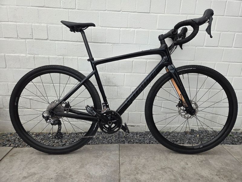 Tweedehands Specialized Diverge Sport Carbon 2021 2021 Road & Gravel