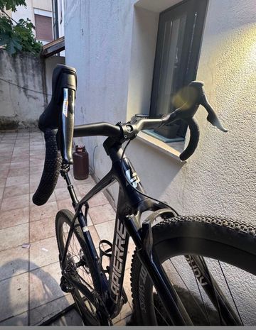 Tweedehands Lapierre Crosshill CF 8.0 2026 2026 Road & Gravel — afbeelding 2 van 9