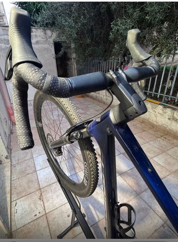 Lapierre Crosshill CF 8.0 2026 2026 Road & Gravel usato, Blu — immagine 3 di 9