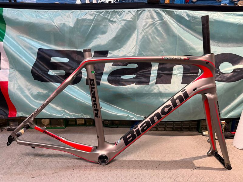 Gebrauchtes Bianchi Infinito CV Disc Q.R. NOS. NUOVO. Frameset 2016 Road & Gravel