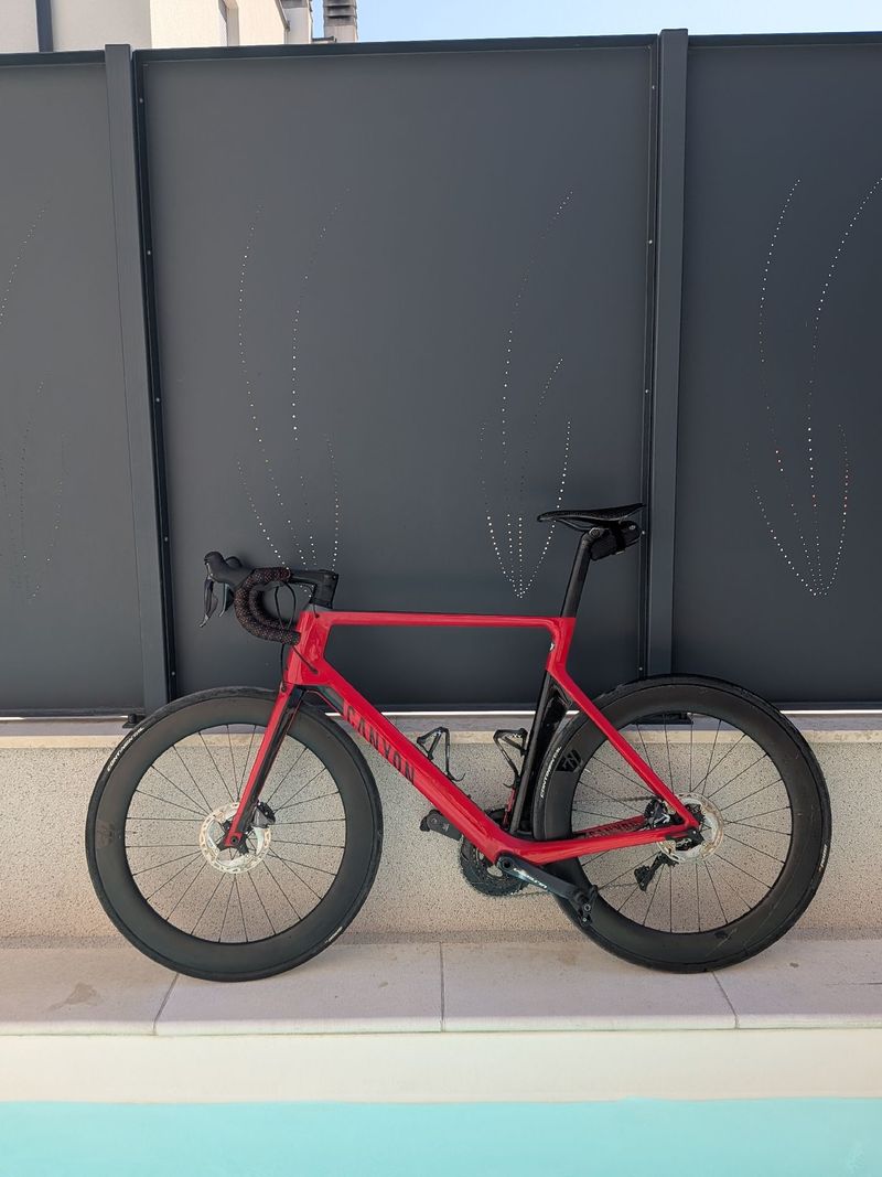 Tweedehands Canyon Aeroad CF SLX Disc 8.0 Di2 2018 2018 Road & Gravel