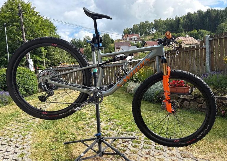 Specialized S-Works Epic 2022 2022 Mountainbike usato, Grigio chiaro — immagine 2 di 8