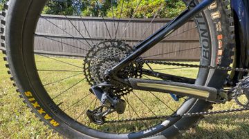 Used Trek Roscoe 8 2023 2023 Mountainbike, Blue, 27.5, 29 — image 7 of 9