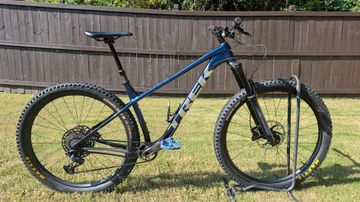 Used Trek Roscoe 8 2023 2023 Mountainbike, Blue, 27.5, 29 — image 6 of 9