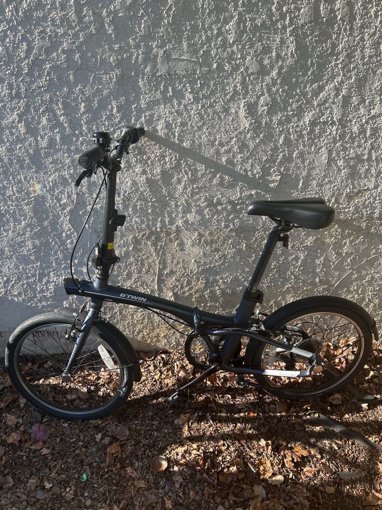 Used B Twin Tilt Shimano Tourney foldable 2020 Urban, Black — image 2 of 6