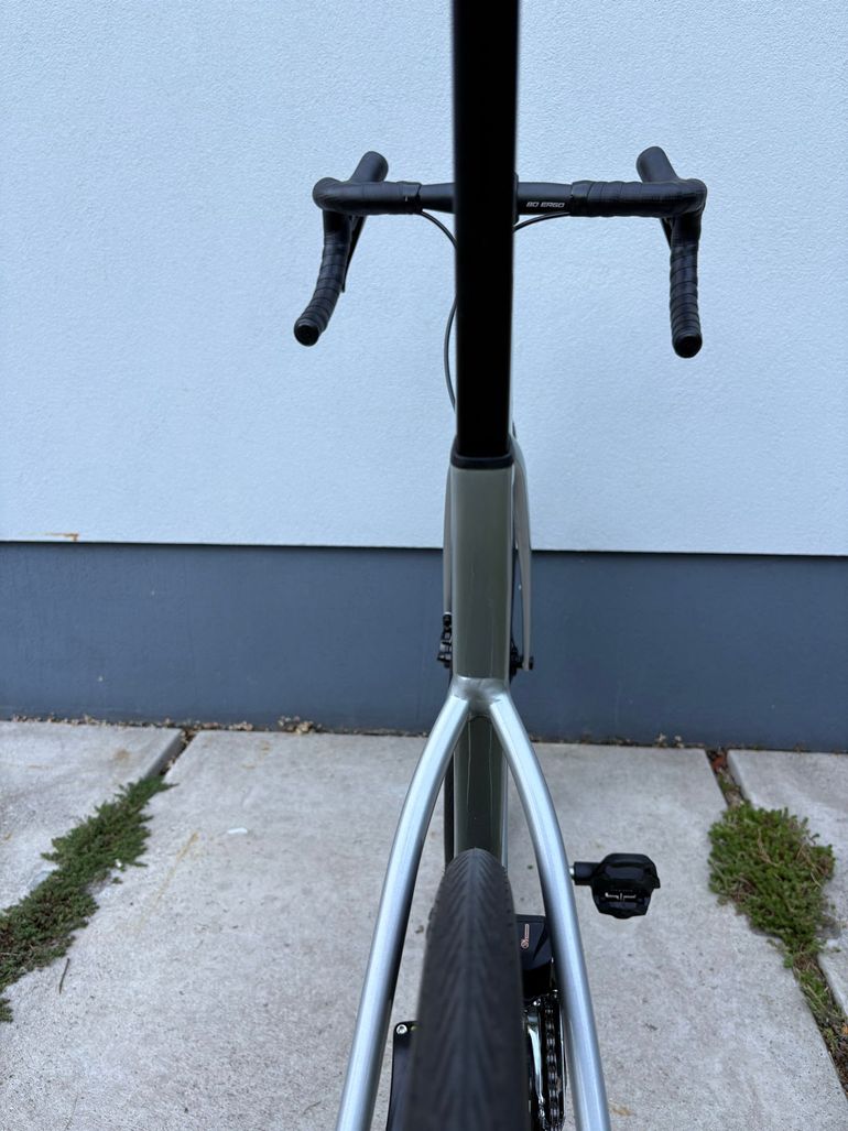 Cannondale Caad Shimano 105 Di2 2025 Road & Gravel usato, Grigio chiaro — immagine 8 di 8