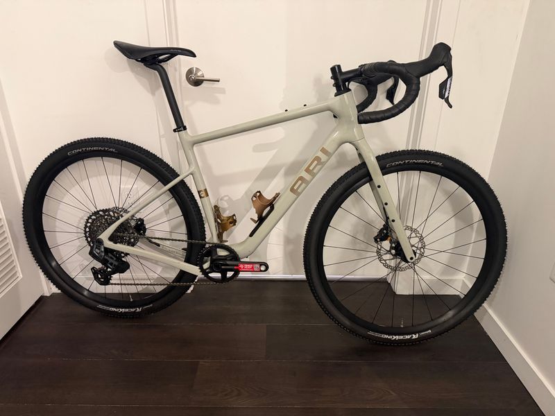 Used Ari Shafer 3.0 58mm Tire Clearance Gravel Bike 2026 Road & Gravel