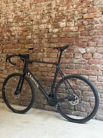 Tweedehands Canyon Endurace CF 6 2024 2024 Road & Gravel — afbeelding 3 van 9