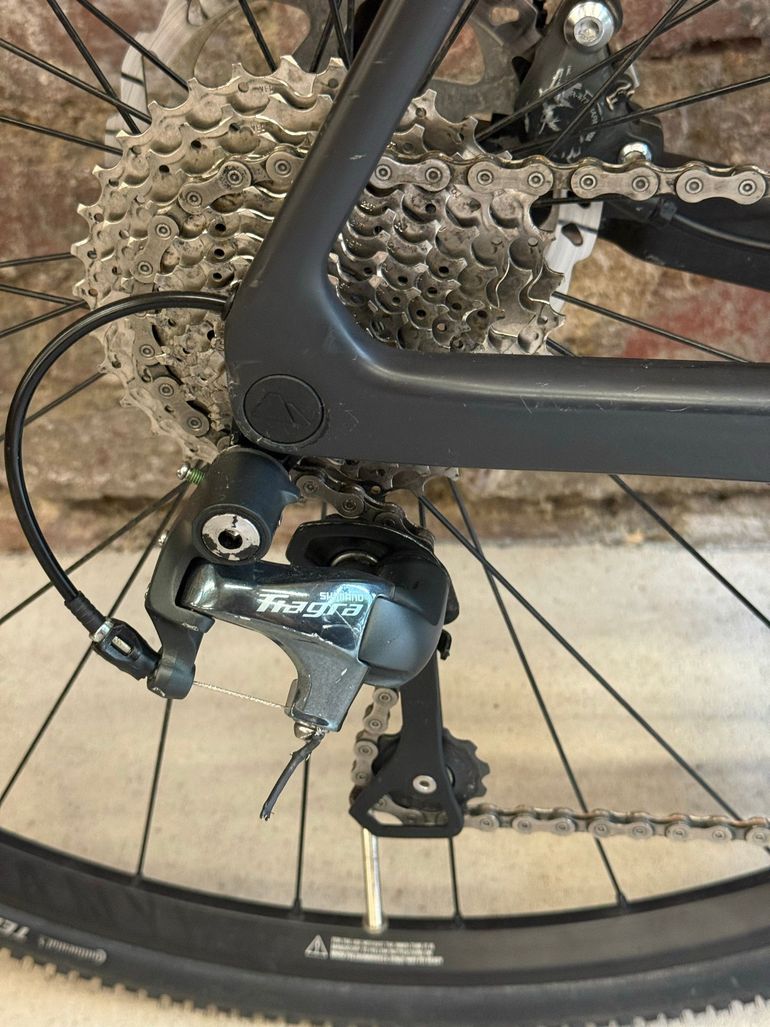 Gebrauchtes Canyon Endurace CF 6 2024 2024 Road & Gravel, Schwarz — Bild 9 von 9