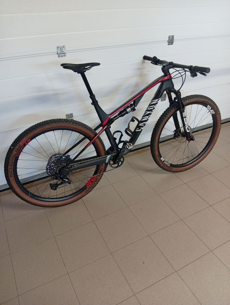 Canyon Lux CF SLX 9 2021 2021 MTB usato