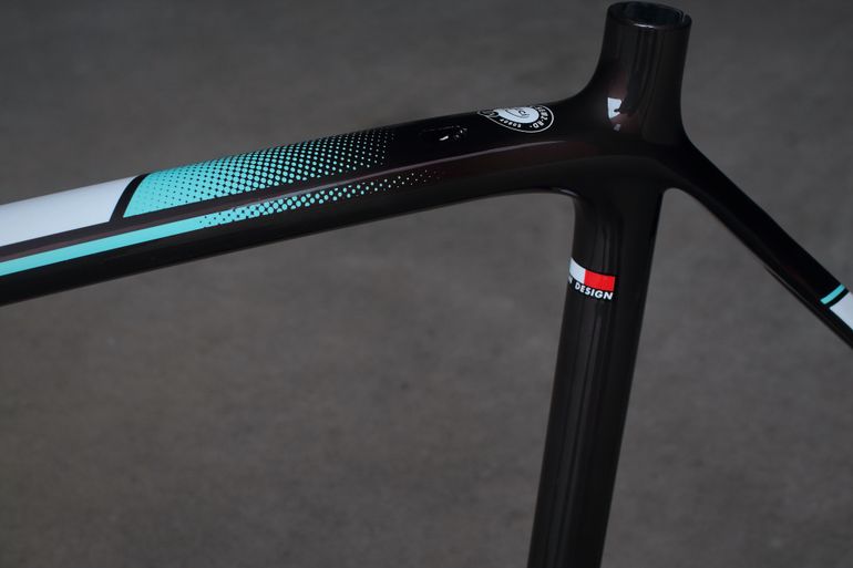 Used Bianchi Sempre Pro 2018 Frameset 2018 Road & Gravel, Black — image 2 of 4
