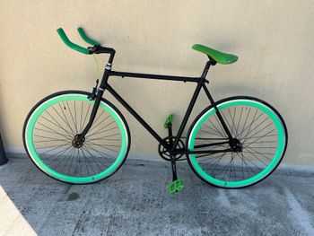 Used Custom City Bike, nera e verde 2017 Urban, Green — image 2 of 3