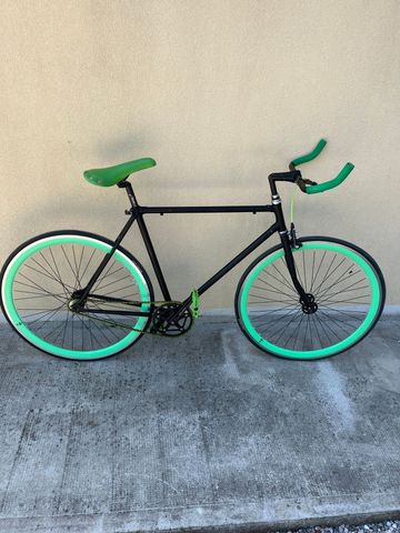 Used Custom City Bike, nera e verde 2017 Urban & Touring
