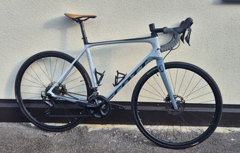 Gebrauchtes Scott Addict 20 disc 2019 2019 Road & Gravel, Hellgrau — Bild 1 von 7
