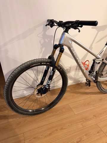 Used Berria Mako Shimano Deore XT 2023 Mountainbike, Light Gray — image 4 of 13