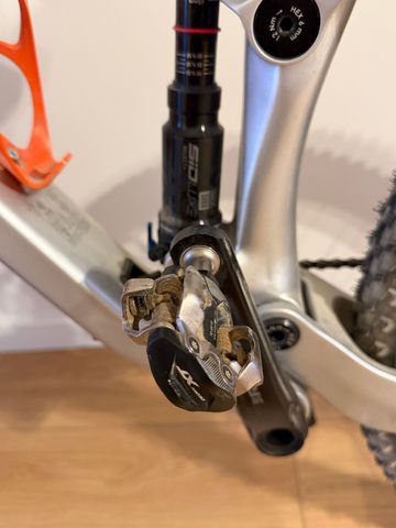 Used Berria Mako Shimano Deore XT 2023 Mountainbike, Light Gray — image 9 of 13