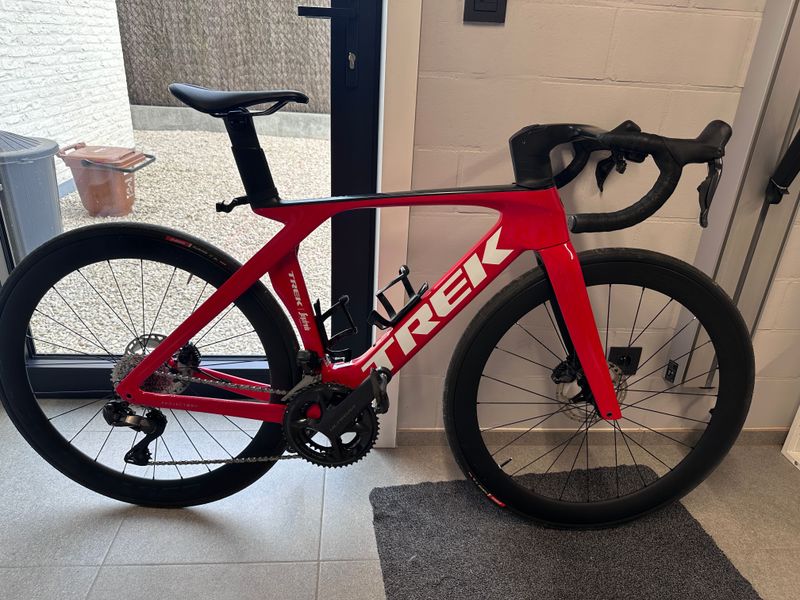 Trek Madone Shimano Ultegra Di2 2023 Road & Gravel d'occasion