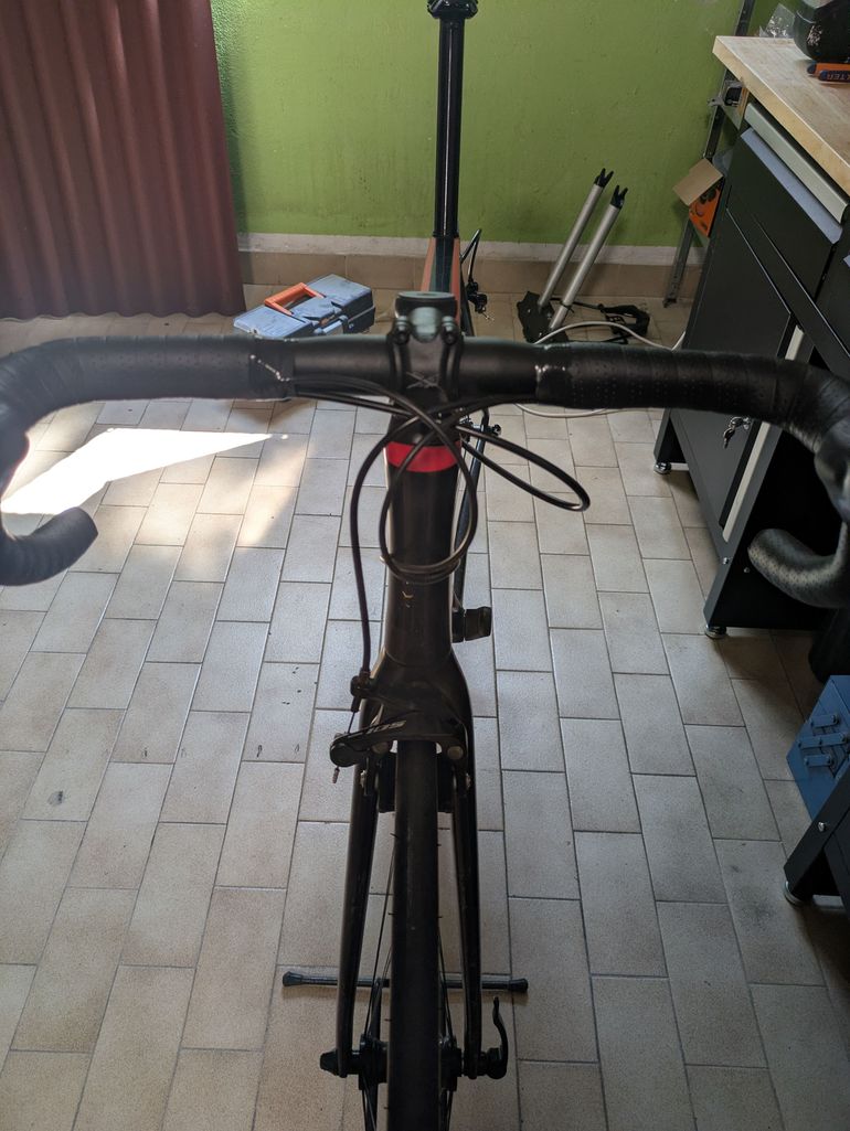 Canyon Ultimate CF SLX 8.0 2018 2018 Road & Gravel usato, Nero — immagine 6 di 9