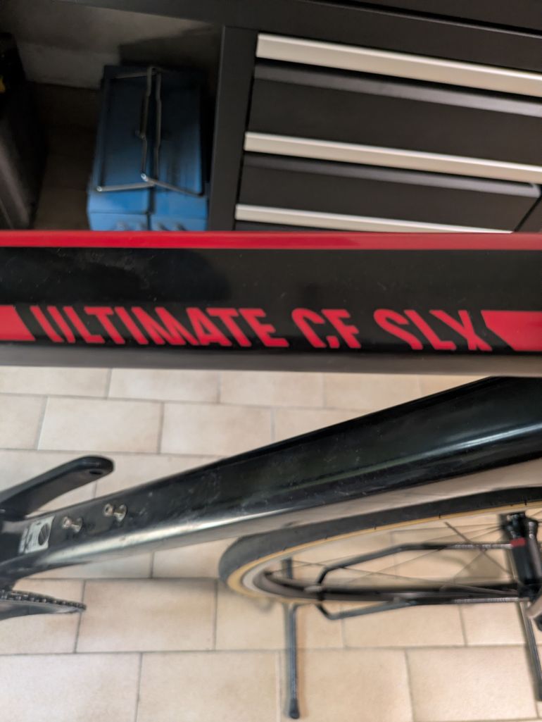 Canyon Ultimate CF SLX 8.0 2018 2018 Road & Gravel usato, Nero — immagine 5 di 9