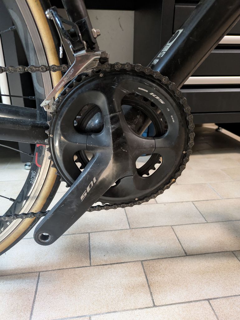 Canyon Ultimate CF SLX 8.0 2018 2018 Road & Gravel usato, Nero — immagine 8 di 9
