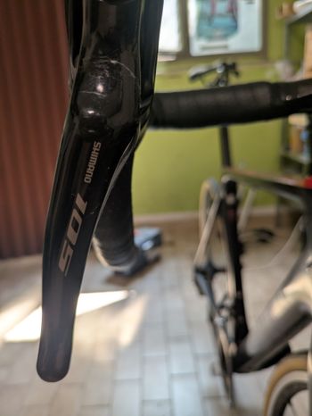 Canyon Ultimate CF SLX 8.0 2018 2018 Road & Gravel usato, Nero — immagine 2 di 9