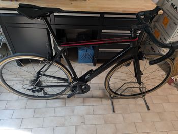 Canyon Ultimate CF SLX 8.0 2018 2018 Road & Gravel usato, Nero — immagine 1 di 9