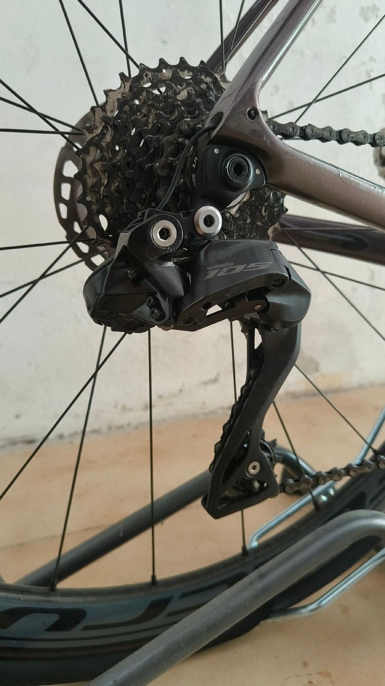 Używany Giant Defy Advanced 1 2023 2023 Road & Gravel — zdjęcie 3 z 9
