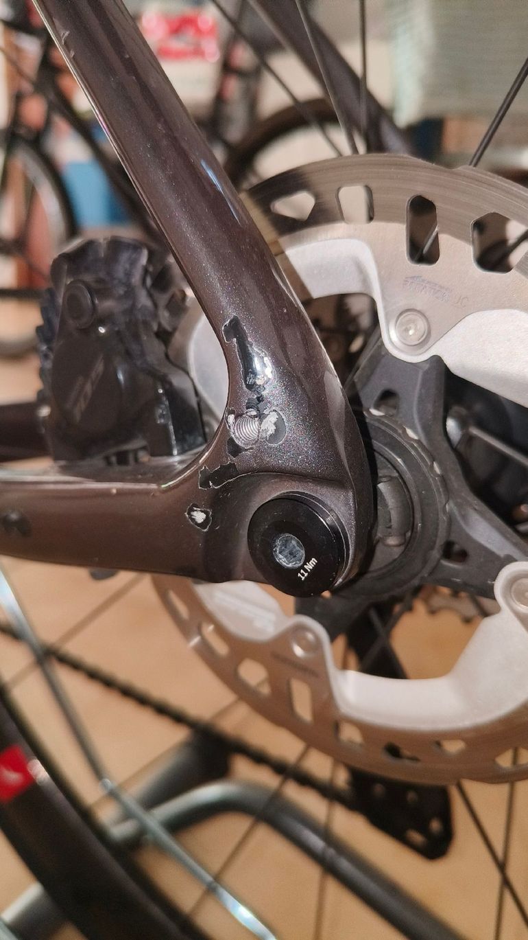 Używany Giant Defy Advanced 1 2023 2023 Road & Gravel — zdjęcie 8 z 9