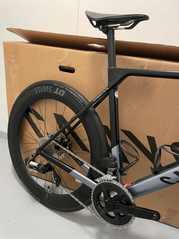 Canyon Ultimate CF 7 AXS 2026 2026 Road & Gravel usato, Grigio chiaro — immagine 13 di 15