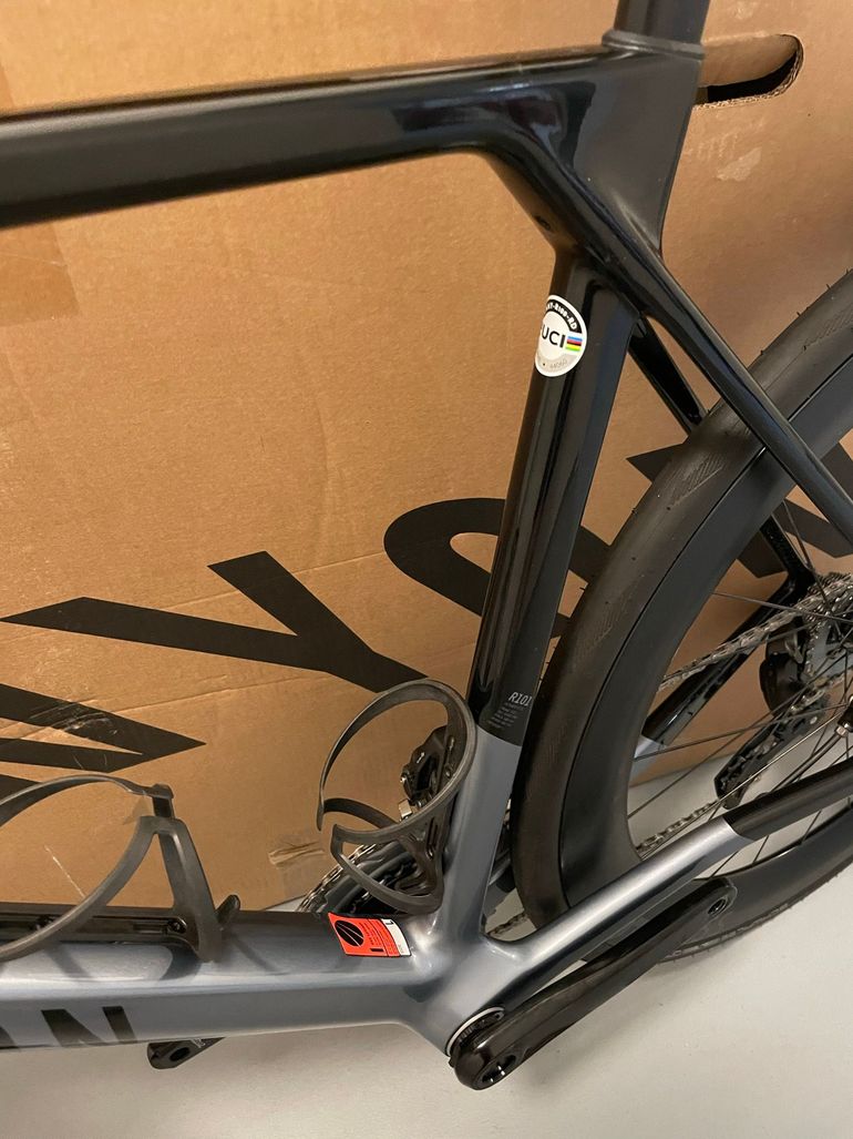 Canyon Ultimate CF 7 AXS 2026 2026 Road & Gravel usato, Grigio chiaro — immagine 6 di 15