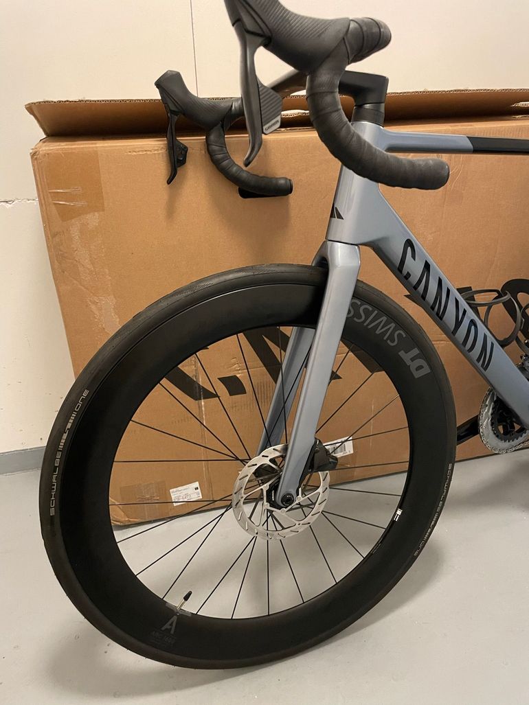 Canyon Ultimate CF 7 AXS 2026 2026 Road & Gravel usato, Grigio chiaro — immagine 2 di 15