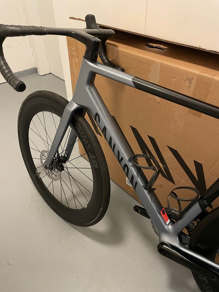 Canyon Ultimate CF 7 AXS 2026 2026 Road & Gravel usato, Grigio chiaro — immagine 4 di 15