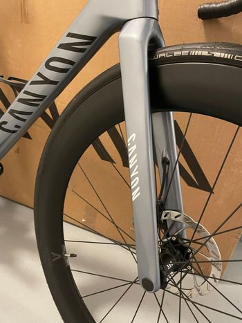 Canyon Ultimate CF 7 AXS 2026 2026 Road & Gravel usato, Grigio chiaro — immagine 12 di 15
