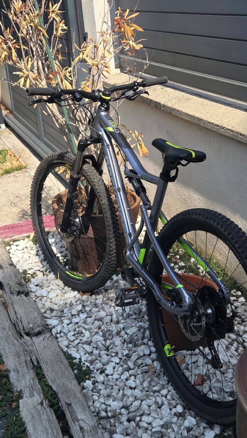 ROCKRIDER 27.5" Mountain Bike ST 900 S 2024 2024 MTB usato