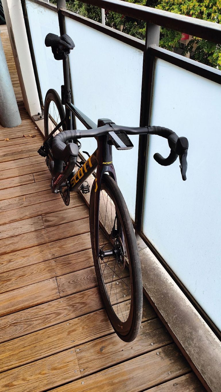 Scott Addict RC Pro 2023 2023 Road & Gravel de segunda mano, Negro — imagen 4 de 4