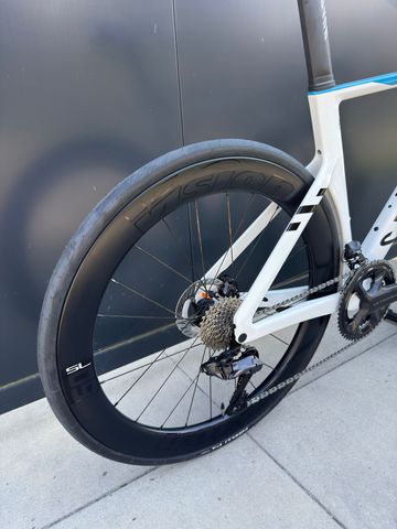 Brugt Canyon Aeroad CFR Disc Di2 2023 2023 Road & Gravel — billede 8 af 16
