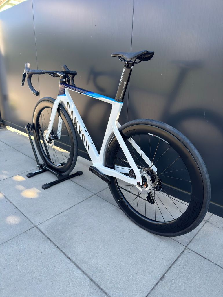 Brugt Canyon Aeroad CFR Disc Di2 2023 2023 Road & Gravel — billede 12 af 16