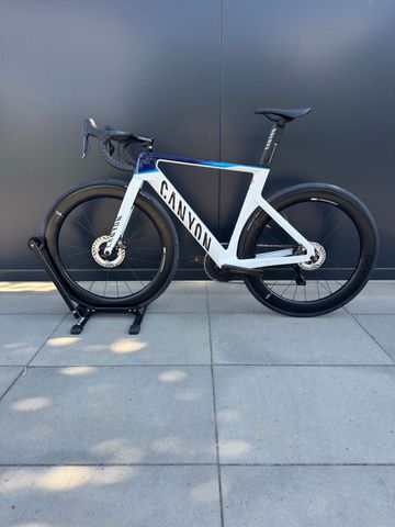Brugt Canyon Aeroad CFR Disc Di2 2023 2023 Road & Gravel — billede 11 af 16