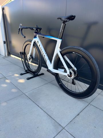 Brugt Canyon Aeroad CFR Disc Di2 2023 2023 Road & Gravel — billede 15 af 16