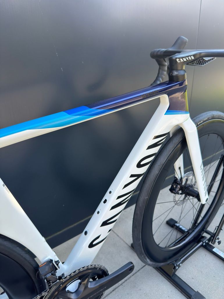 Brugt Canyon Aeroad CFR Disc Di2 2023 2023 Road & Gravel — billede 6 af 16