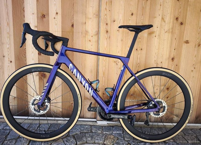 Käytetty Canyon Ultimate Shimano Dura Ace Di2 2025 Road & Gravel