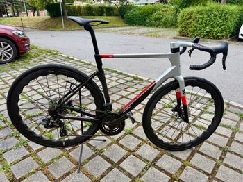 Použité Basso SV Vivo Rosso 56 cm Campagnolo Super Record 13 Fulcrum Sharq 2026 2026 Road & Gravel — obrázek 1 z 16