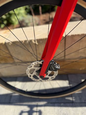 Used BMC Roadmachine AMP THREE 2023 2023 Road & Gravel, Red — image 7 of 9