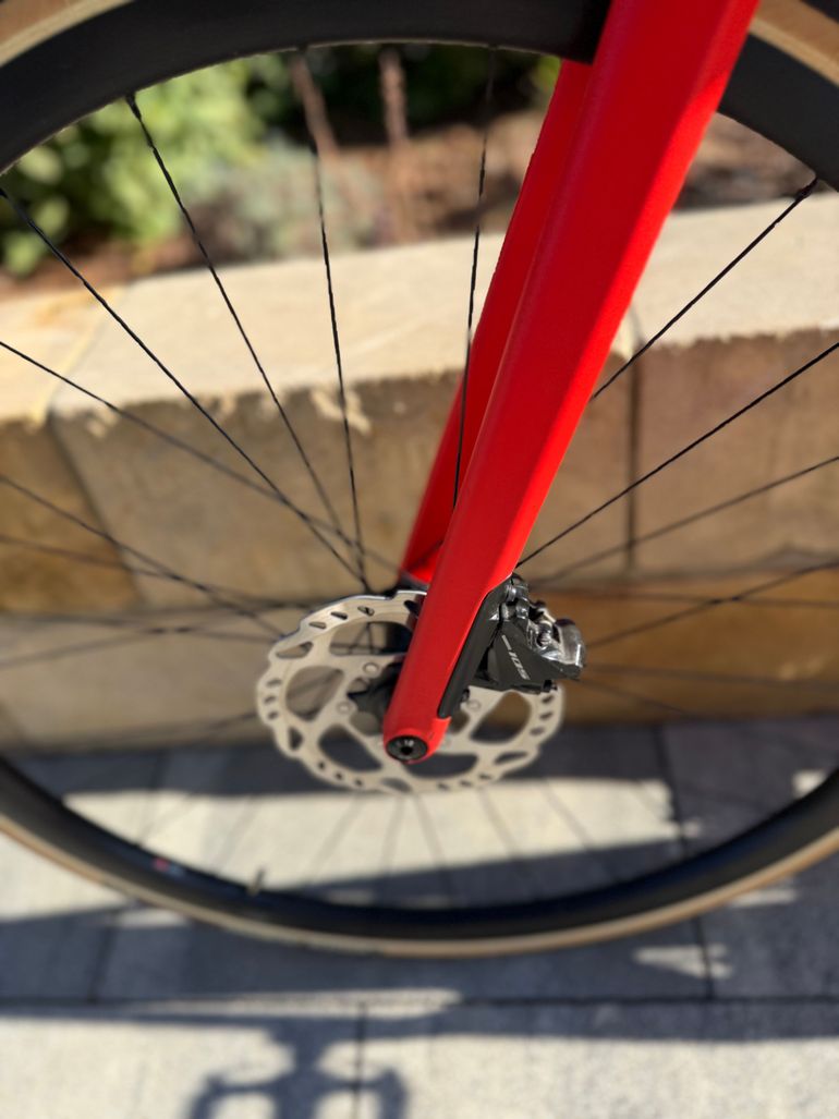Used BMC Roadmachine AMP THREE 2023 2023 Road & Gravel, Red — image 7 of 9