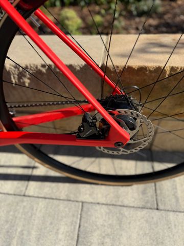 Used BMC Roadmachine AMP THREE 2023 2023 Road & Gravel, Red — image 8 of 9