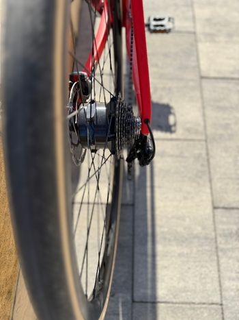 Used BMC Roadmachine AMP THREE 2023 2023 Road & Gravel, Red — image 3 of 9